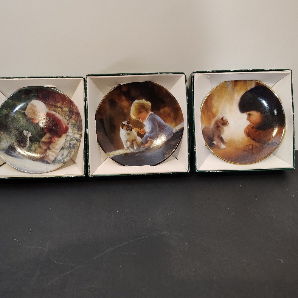 Decorative Mini Plates with Children and Pets
